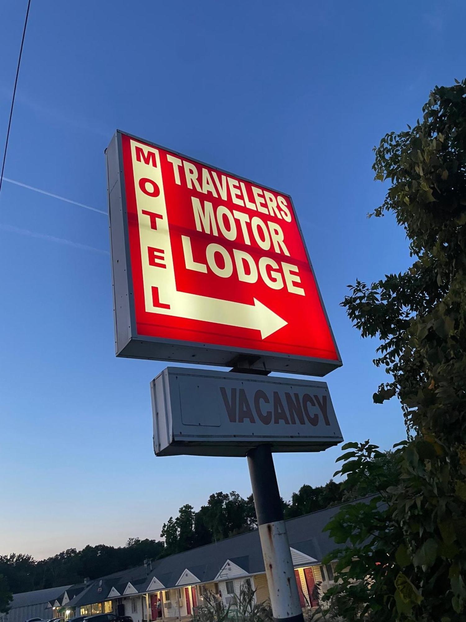 Travelers Motor Lodge North Smithfield Exterior photo